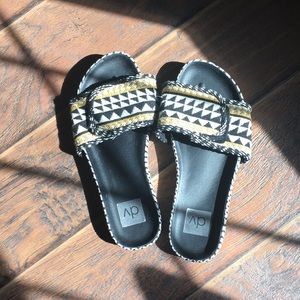 DV Sandals for Target-Size 8 (EUC)
